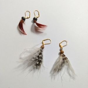 5/$20 - Vintage Feather Earrings